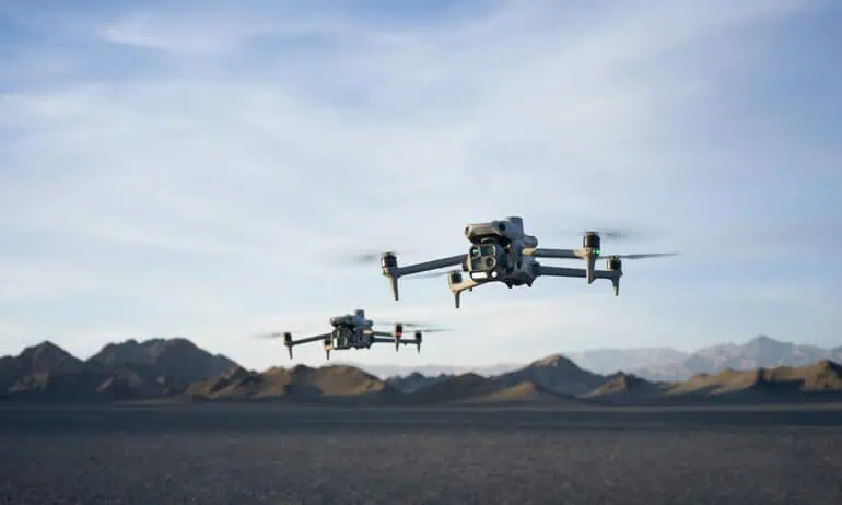 DJI Matrice 4E e Matrice 4T in volo